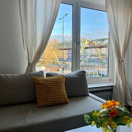5 Min A46 - Parkplatz,wifi,netflix,self Check-in Apartament *